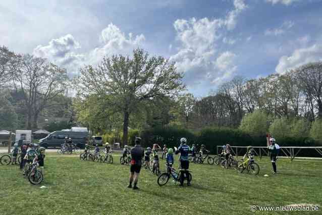 145 jongeren ontdekken de wereld van offroad fietsen op de Balenberg