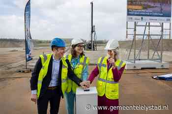 Minister Keijzer slaat eerste paal voor Zuiderhage