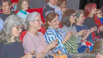 Stricken und Film schauen: So kam das erste Strickkino in Augsburg an