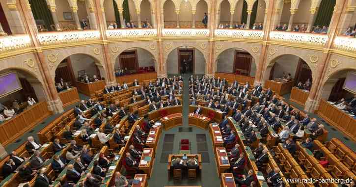 Ungarn ändert Verfassung: Mensch ist entweder Mann oder Frau