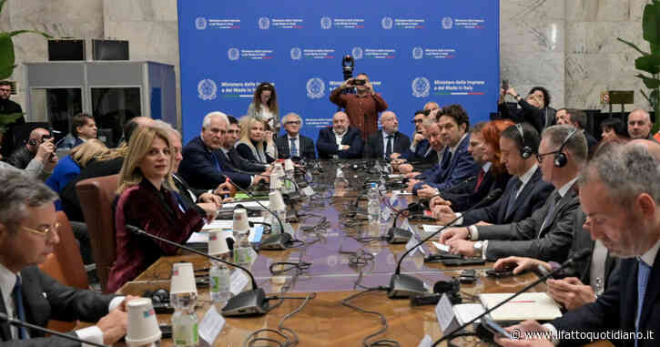 Beko: firmata l’intesa tra azienda, governo e sindacati. Oltre 1.000 uscite volontarie e resta l’incognita Siena