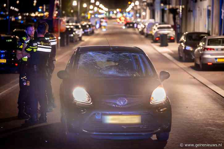 Voetganger geschept op de kade en raakt zwaargewond