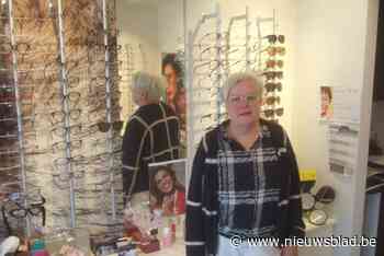 Brigitte (63) sluit na 34 jaar haar brillenzaak: “Tijd om op reis te gaan, lekker te eten met een glaasje wijn”