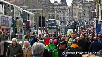 Edinburgh trams and buses to introduce tap-on, tap-off payment subscription