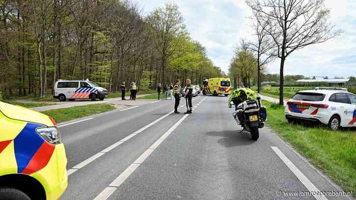 Voetganger geschept door auto, op beruchte weg waar 13-jarige Noud overleed