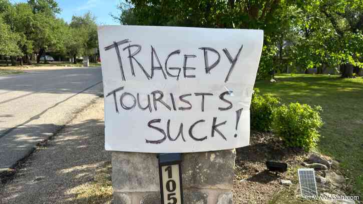 Austin house explosion aftermath draws spectators