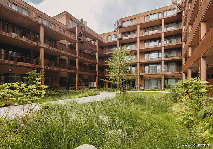 Kopfverband mit Laubengang - Bezahlbares Wohnen in Groningen von De Zwarte Hond