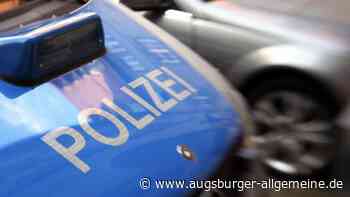 Dieb stiehlt Gegenstände aus Werkstatt