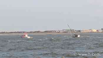 Segeljacht strandet auf Sandbank: Familie mit vier Kindern gerät vor Norderney in Seenot