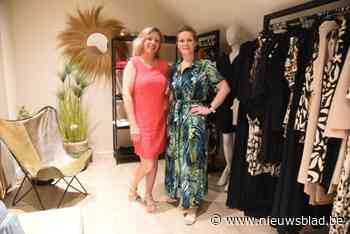Jeugdvriendinnen Nancy en Lies slaan handen in elkaar voor modeshow: “We willen vrouwen een goed gevoel geven”