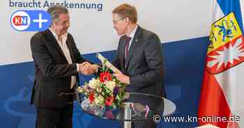 Kiels Theater-Intendant Daniel Karasek erhält Ehrenprofessur des Landes SH