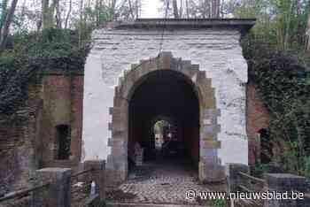 Na anderhalf jaar krijgt Schaffense Poort broodnodige herstelling: “Vanaf eind april weer veilige doorgang voor voetgangers en fieters”