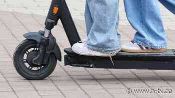 Tragischer Vorfall auf Parkplatz: 15-Jährige fährt 84-Jährige mit E-Scooter um - Seniorin tot