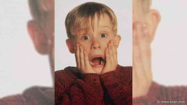 'Home Alone 2' director Chris Columbus wishes he could remove this from classic movie