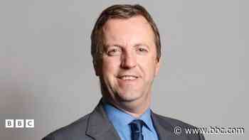 Gŵyl lenyddol yn canslo digwyddiad gyda'r cyn-AS Jonathan Edwards