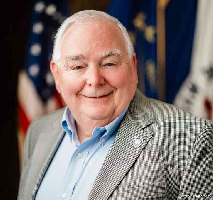 Fort Wayne City Controller Garry Morr to retire in May