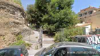 Il parco dove i residenti hanno paura di passare. Un cittadino: "Aggredito e picchiato dagli spacciatori"