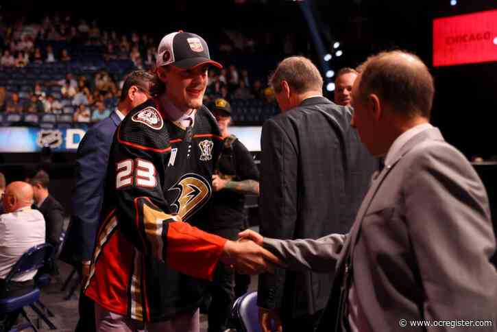 Ducks sign Konnor Smith to 3-year, entry-level contract