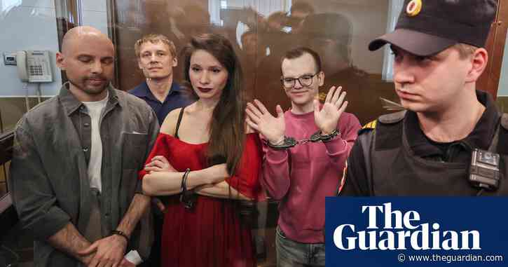 Russia jails four journalists for alleged links to Alexei Navalny anti-corruption group