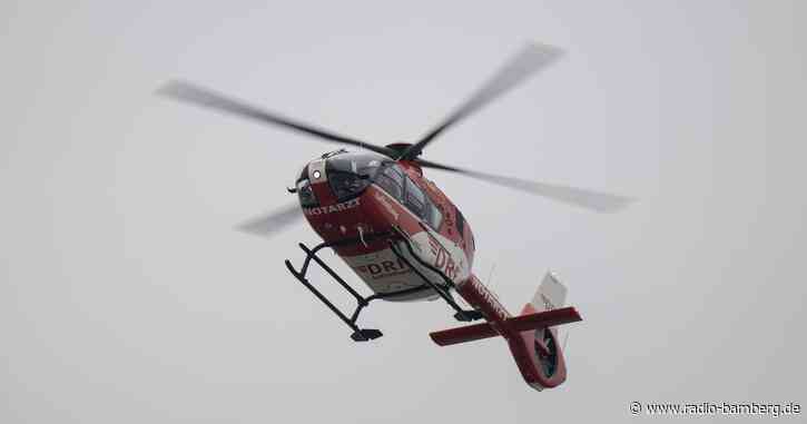 Herabfallender Traktorreifen verletzt Arbeiter schwer