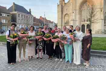 Woon- en zorgbedrijf zet acht gepensioneerde werknemers in de bloemetjes