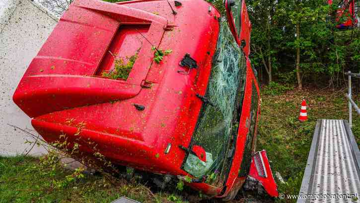 Man (71) overleden na ernstig ongeluk met vrachtwagen