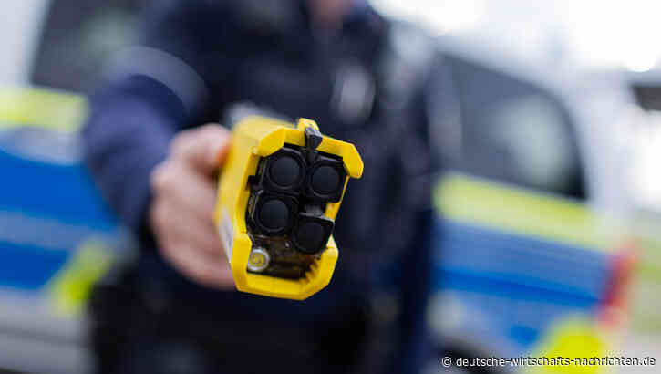 Taser statt Pistole: Kann die Elektrowaffe Gewalt verhindern?