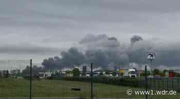 Großbrand in Niederkassel: Feuerwehr gibt Entwarnung