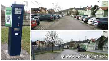 Gähnende Leere am Bahnhof-Parkplatz: Schneidet sich Bruckmühl mit Parkgebühren ins eigene Fleisch?