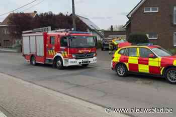 Man meent rookontwikkeling te zien aan voertuig en verwittigt brandweer