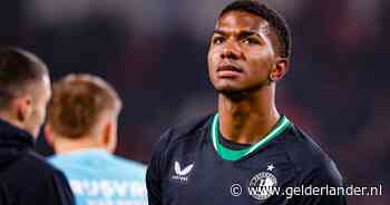 Nietsontziende verdediger is razend populair bij Feyenoord-fans, maar juist dát zit hem nu in de weg