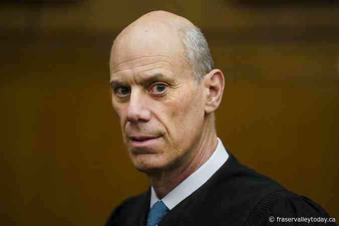 Judge finds probable cause to hold Trump administration in contempt for violating deportation order