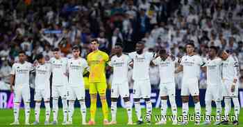 Indrukwekkende minuut stilte voor Leo Beenhakker in Bernabéu voor Champions League-duel Real Madrid