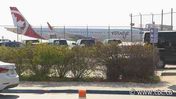 Air Canada flight from Las Vegas to Toronto makes emergency landing after smoke reported in cockpit