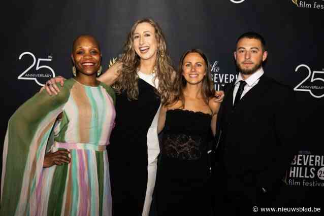 Filmmaker Charlotte (25) maakt Hollywood-debuut met eerste kortfilm: “Ik had nog nooit op een rode loper gestaan”