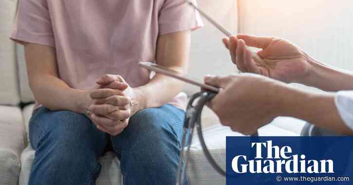 GPs in England will be able to claim £20 for every time patient is not sent to hospital