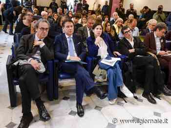 Le foto di chi rimuove Hamas