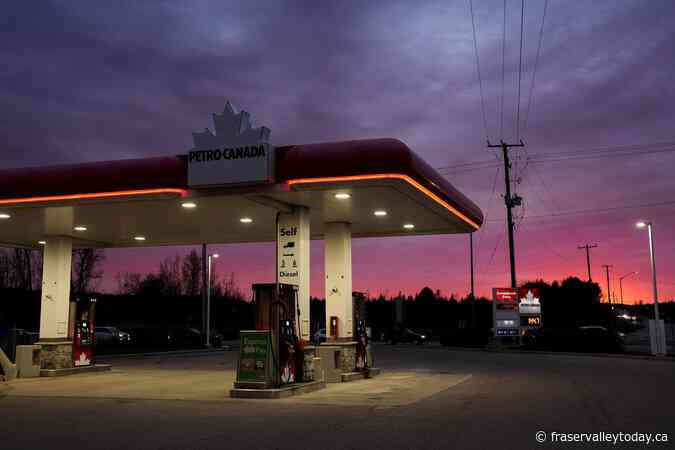 Quebec’s move to cut gasoline floor price won’t be felt at the pumps, experts say