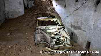 Unterwegs im Bunker unterm Fußballplatz: In der Küche wartet eine Überraschung