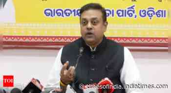 'Sonia, Rahul Gandhi are modern day dacoits': BJP says National Herald is 'blatant robbery' case