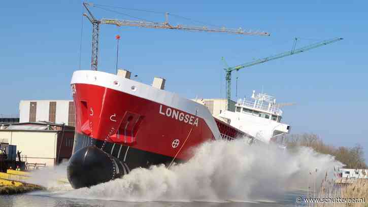 Longsea voor Longship te water bij GS Projects/SaS Waterhuizen