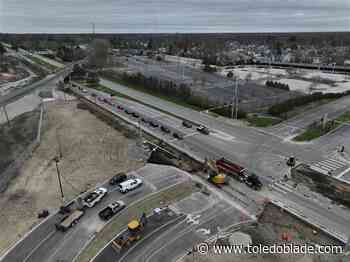 Turn-lane construction at zoo entrance closes lanes on A.W. Trail