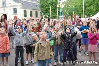 Apostelbrokken op Witte Donderdag, en tuinman tot Hedendaagse Cornelis gekroond: “Vrijwilligers zijn hoeksteen van de samenleving”