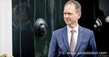 Ambtenaren Financiën: minister Van Hijum zwakte oordeel over pensioenplan NSC af; ’Zeer opmerkelijk’