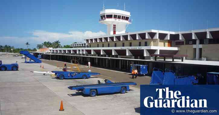 US man shot dead after hijacking small passenger plane in Belize