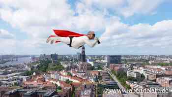 Hamburger Lehrer erobert als schräger Superheld das Kino