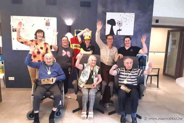 Bewoners woonzorgcentrum rijden hun eigen Ronde van Vlaanderen
