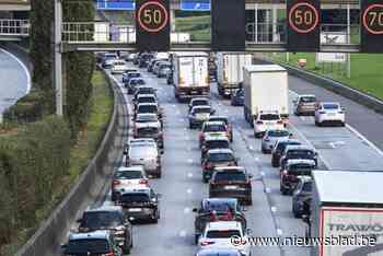 Lang paasweekend veroorzaakt drukte op Vlaamse snelwegen, vooral in Antwerpen erg druk verkeer