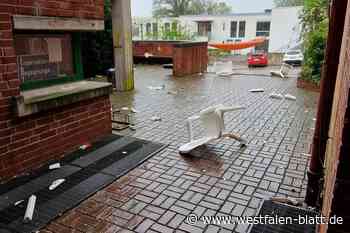 Unbekannte beschmieren Fenster und zertrümmern Gartenstühle in Bünde