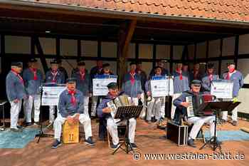 Singende Seemänner eröffnen Mühlensaison